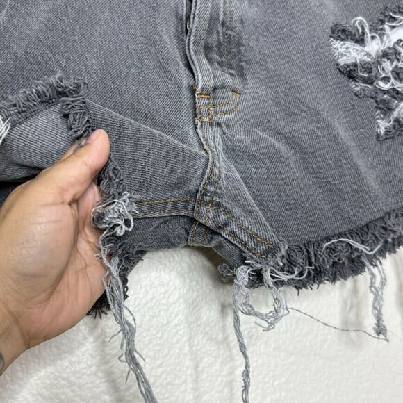 VINTAGE Levis 501 Short Size 33 Charcoal Button Fly Distressed Cut Off Upcycled - Picture 9 of 12